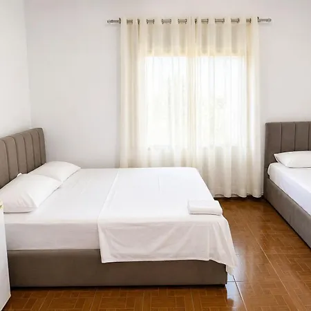 Rene Hotel